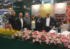 The team of Terra Nova and Danziger at the booth of Danziger. As a part of the new agreement Danziger will become Terra Nova Nurseries’ licensee and producer of vegetative cuttings for Europe, Asia and Africa.